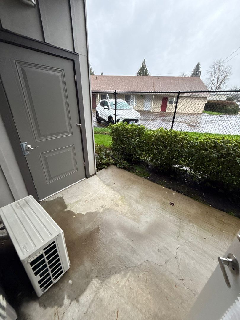 NE Newer Community 1 Bed 1 Bath, W/S/G Paid! Deck & AC!, COMING SOON. property image