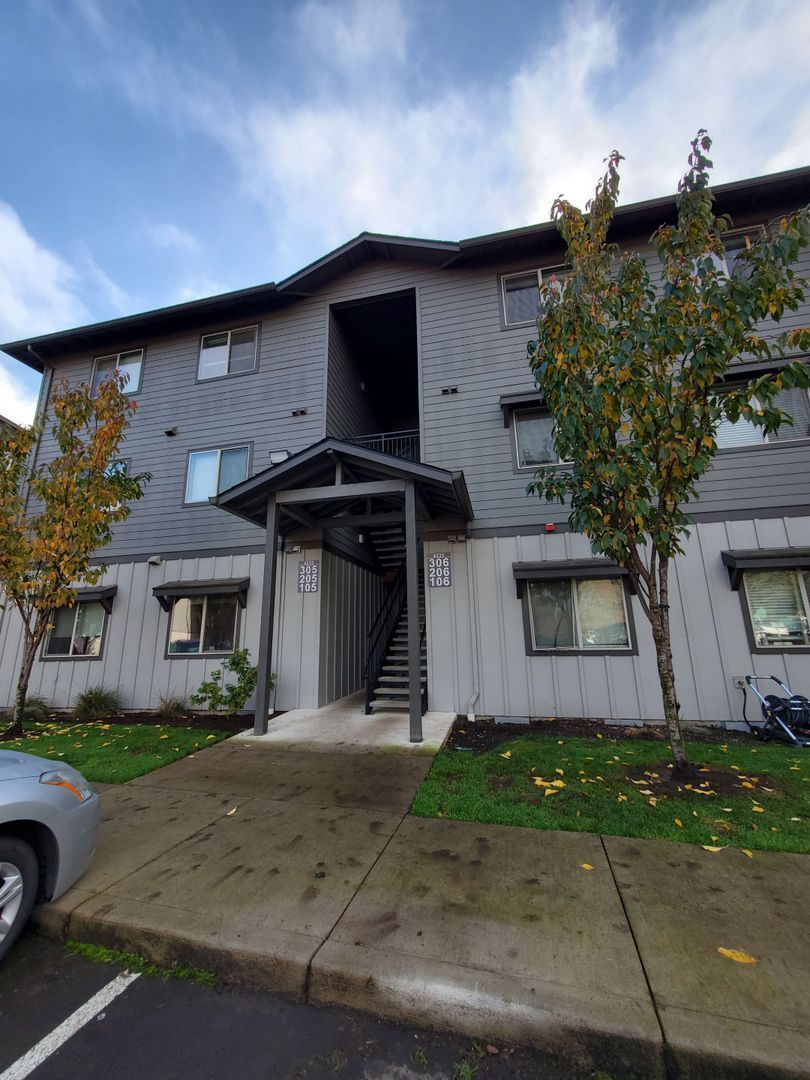NE Newer Community 3/2, Flat Fee for W/S/G deck and AC!, COMING  SOON! property image