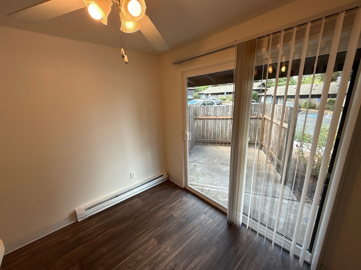 SE Salem 2 Bed 1 Bath 1 Story Complex, AVAILABLE NOW! property image