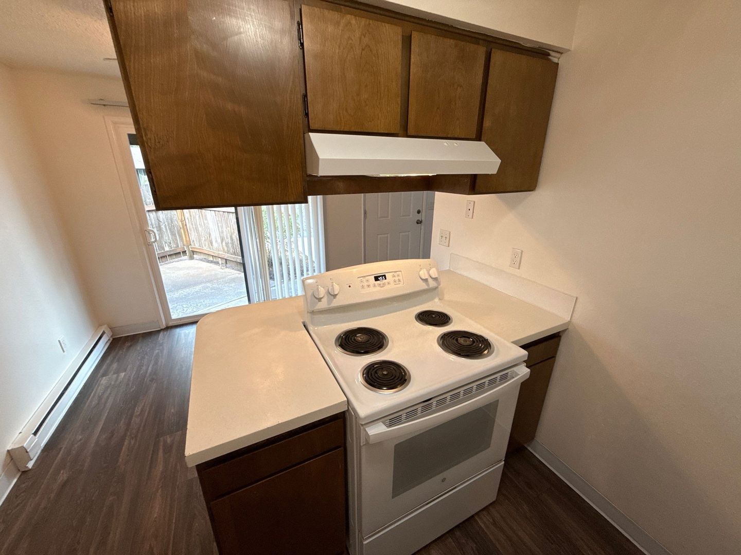 SE Salem 2 Bed 1 Bath 1 Story Complex, AVAILABLE NOW! property image