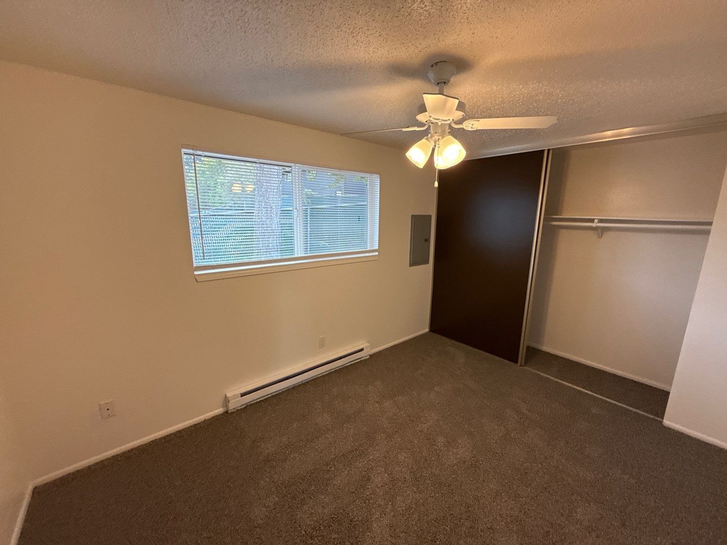 SE Salem 2 Bed 1 Bath 1 Story Complex, AVAILABLE NOW! property image