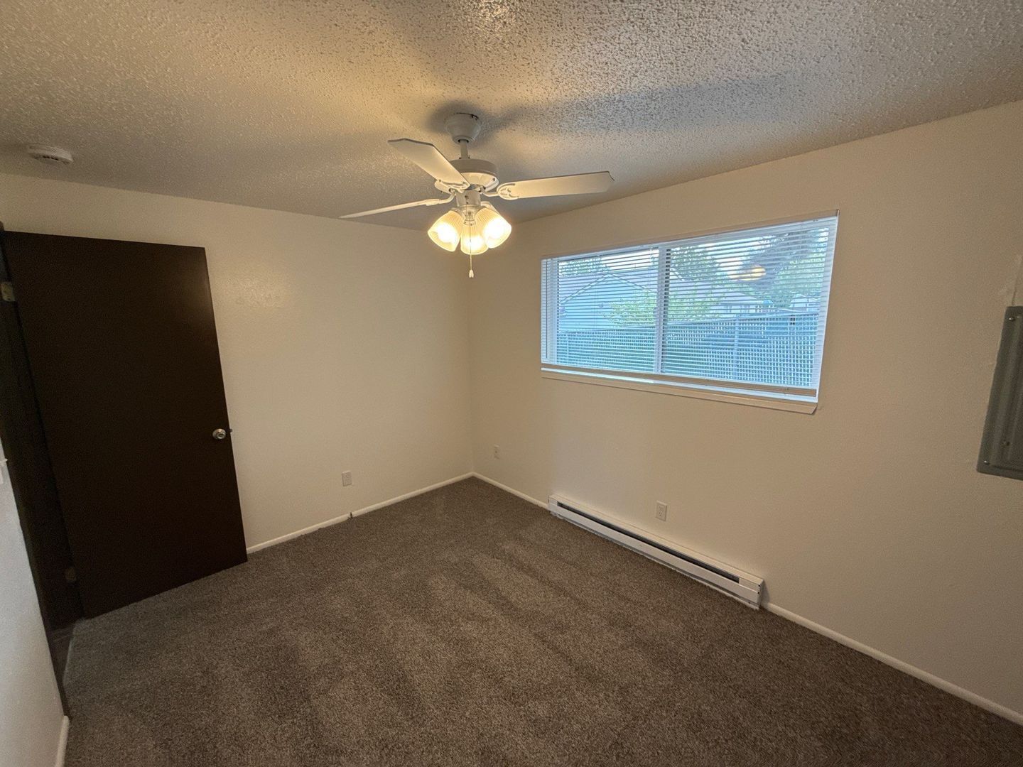 SE Salem 2 Bed 1 Bath 1 Story Complex, AVAILABLE NOW! property image