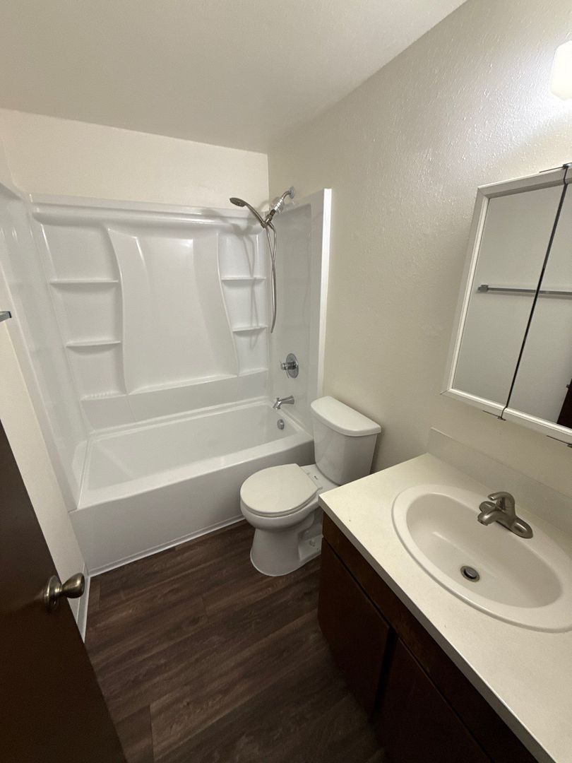 SE Salem 2 Bed 1 Bath 1 Story Complex, AVAILABLE NOW! property image