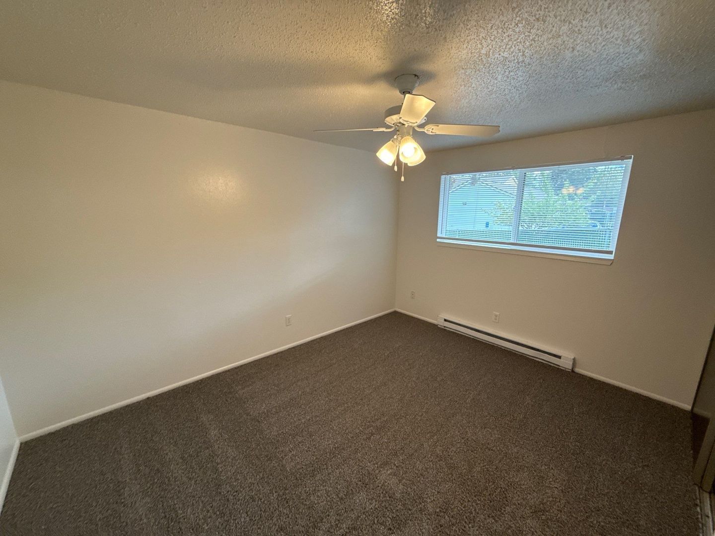 SE Salem 2 Bed 1 Bath 1 Story Complex, AVAILABLE NOW! property image
