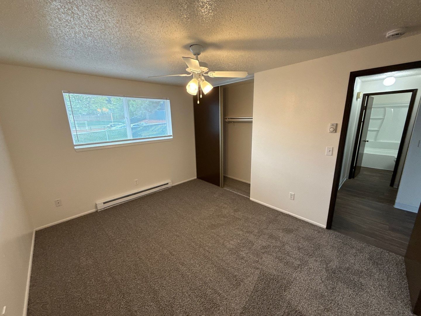 SE Salem 2 Bed 1 Bath 1 Story Complex, AVAILABLE NOW! property image