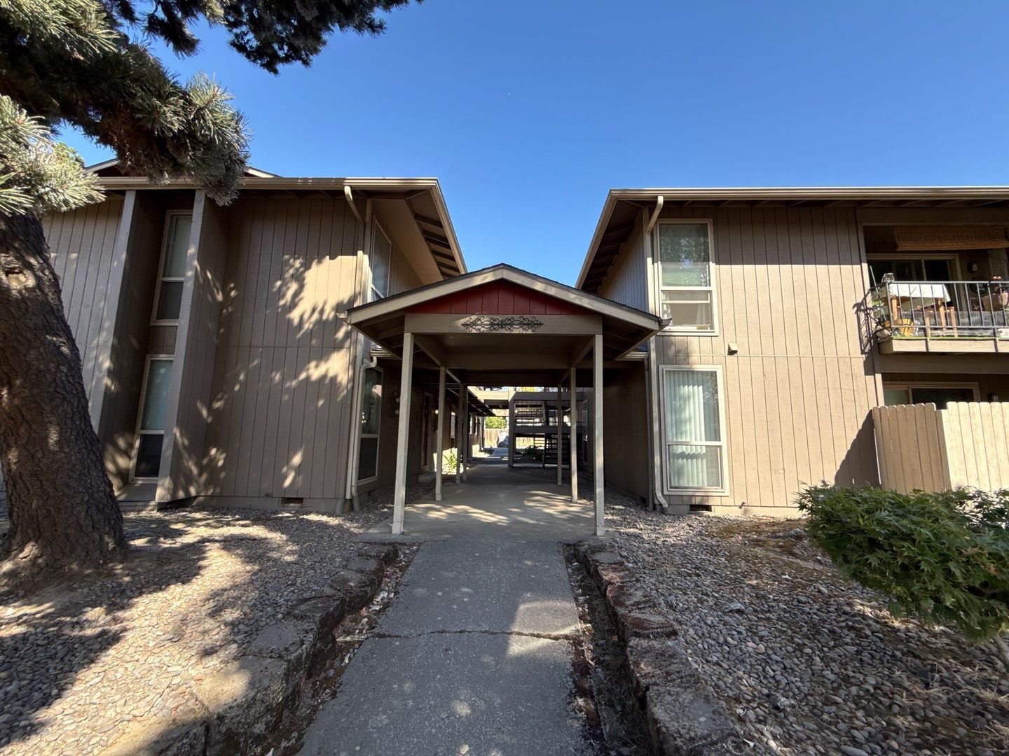 NE Salem 1 Bed, 1 Bath, 2nd Floor Apartment, AVAILABLE NOW! property image