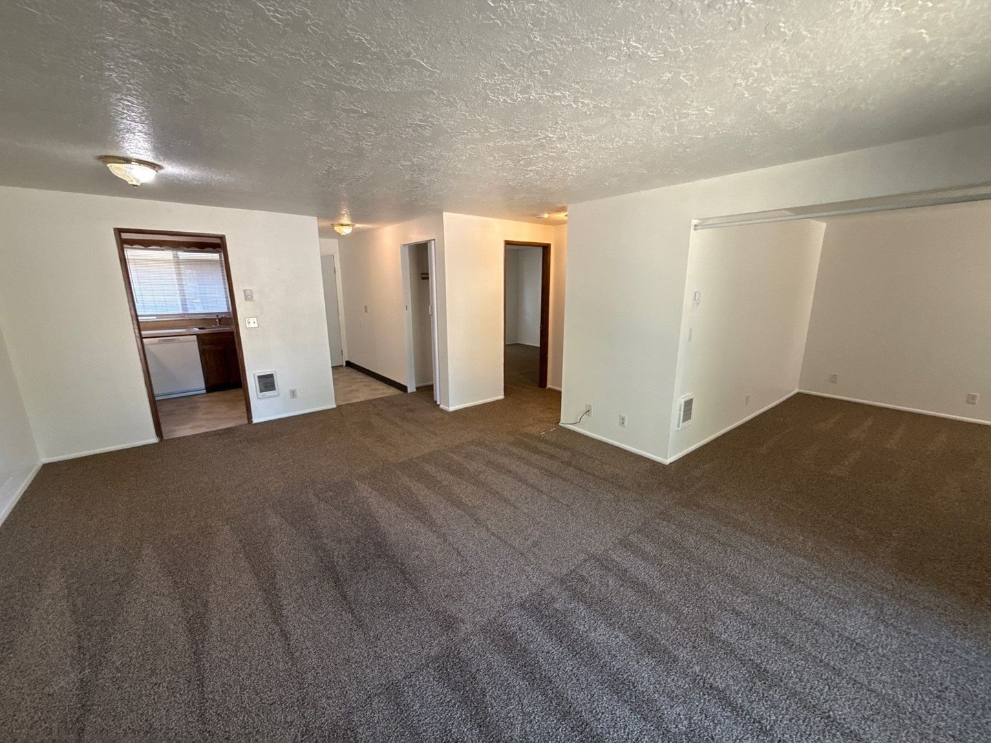 NE Salem 1 Bed, 1 Bath, 2nd Floor Apartment, AVAILABLE NOW! property image
