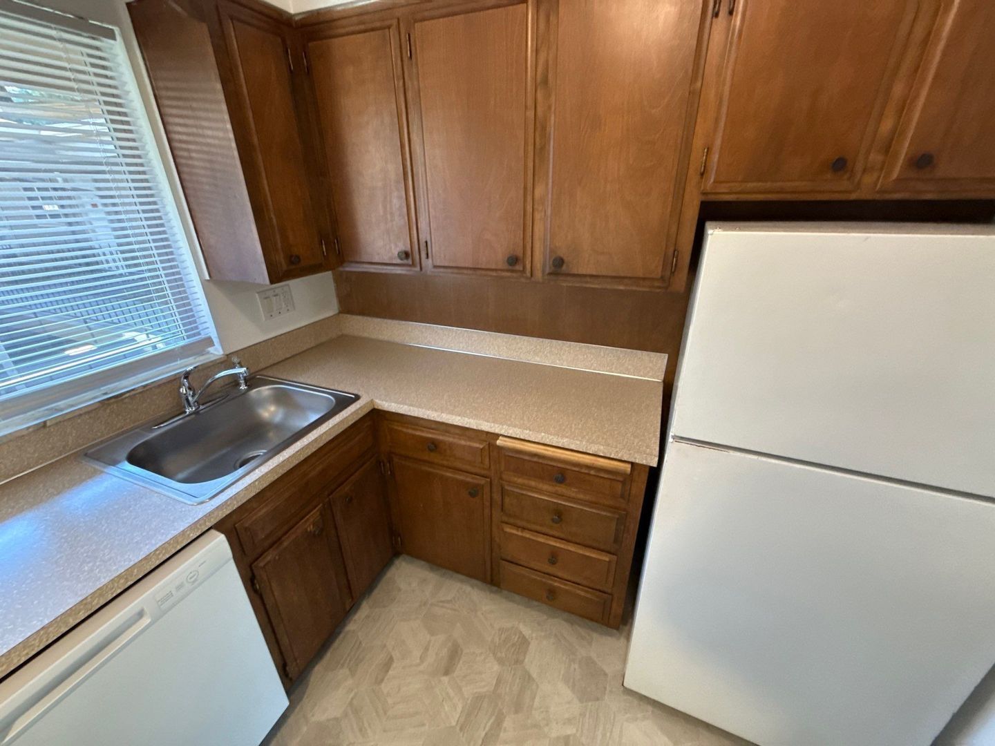 NE Salem 1 Bed, 1 Bath, 2nd Floor Apartment, AVAILABLE NOW! property image