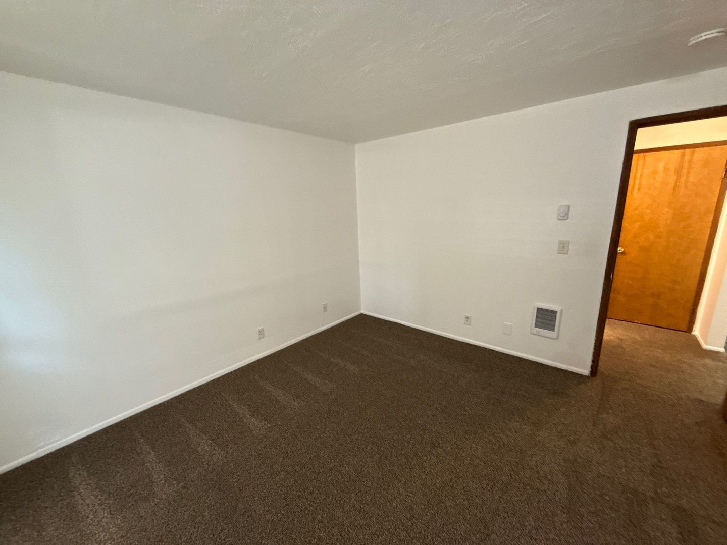 NE Salem 1 Bed, 1 Bath, 2nd Floor Apartment, AVAILABLE NOW! property image