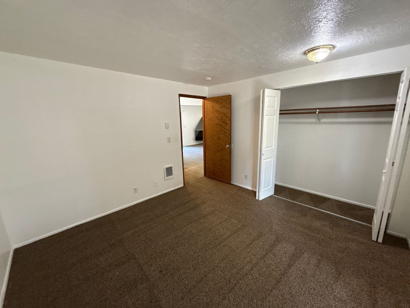 NE Salem 1 Bed, 1 Bath, 2nd Floor Apartment, AVAILABLE NOW! property image