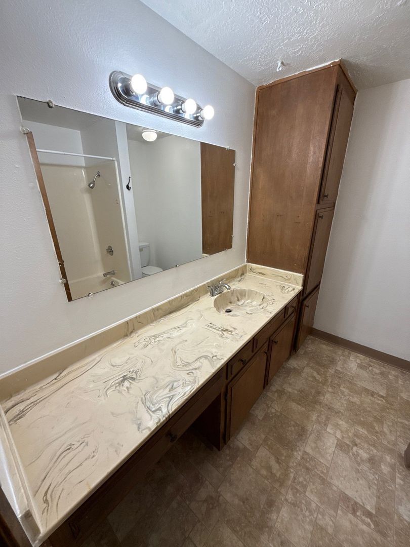 NE Salem 1 Bed, 1 Bath, 2nd Floor Apartment, AVAILABLE NOW! property image