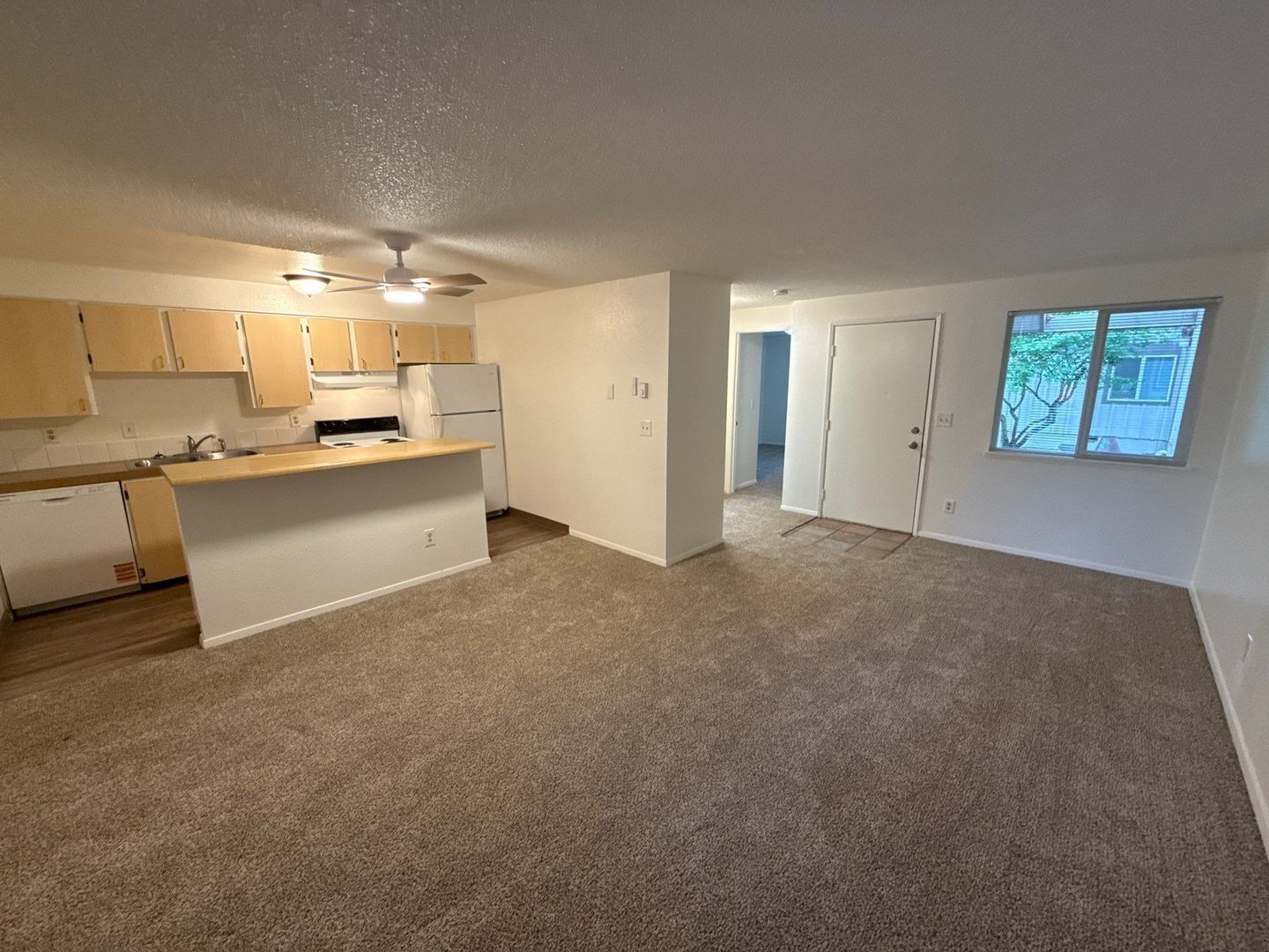 $1,025 First 3 Months, South Salem 1 Bed, 1 Bath 1st Floor Apartment, Pet's are Welcome, AVAILABLE NOW! property image
