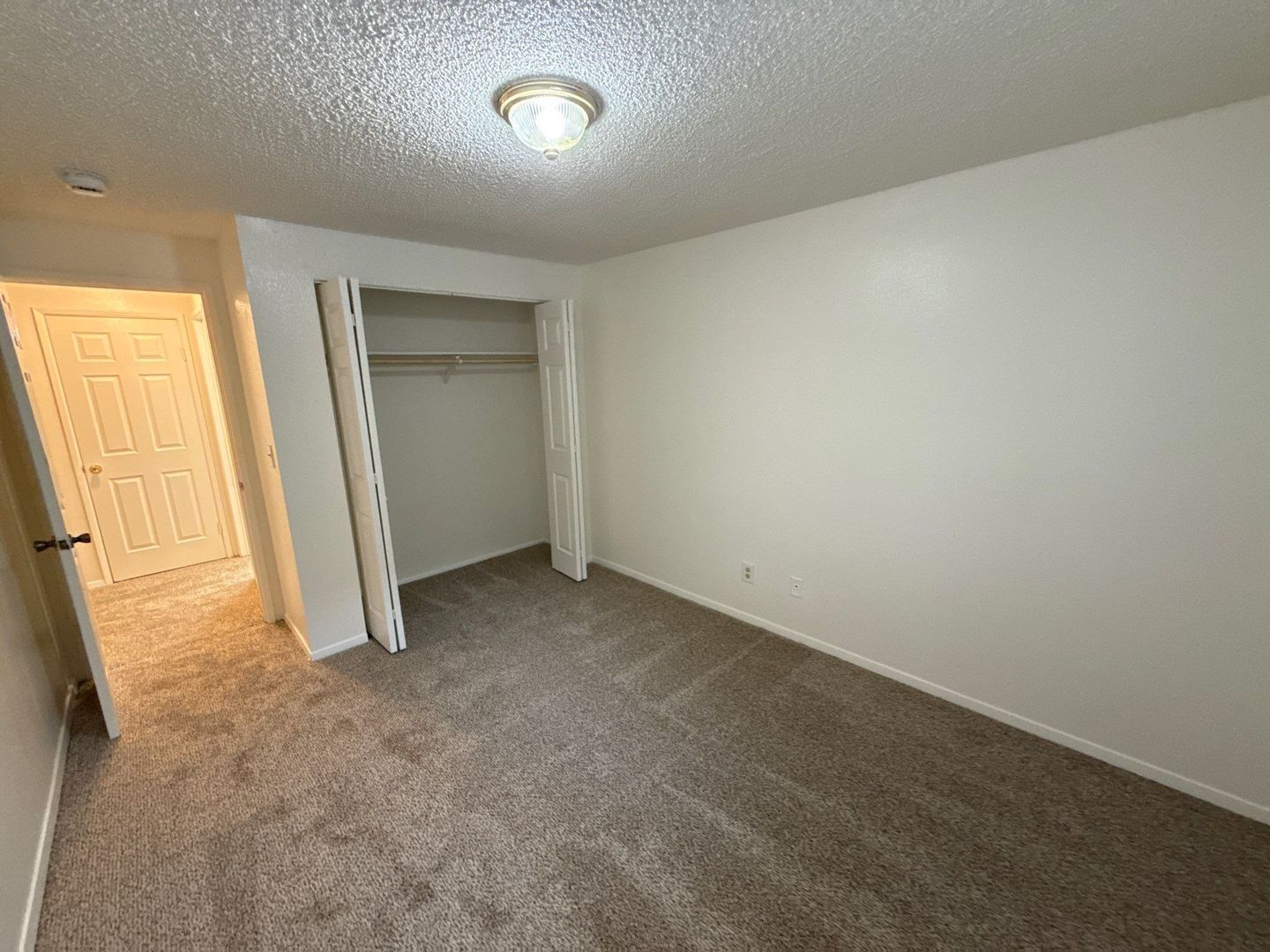 $1,025 First 3 Months, South Salem 1 Bed, 1 Bath 1st Floor Apartment, Pet's are Welcome, AVAILABLE NOW! property image