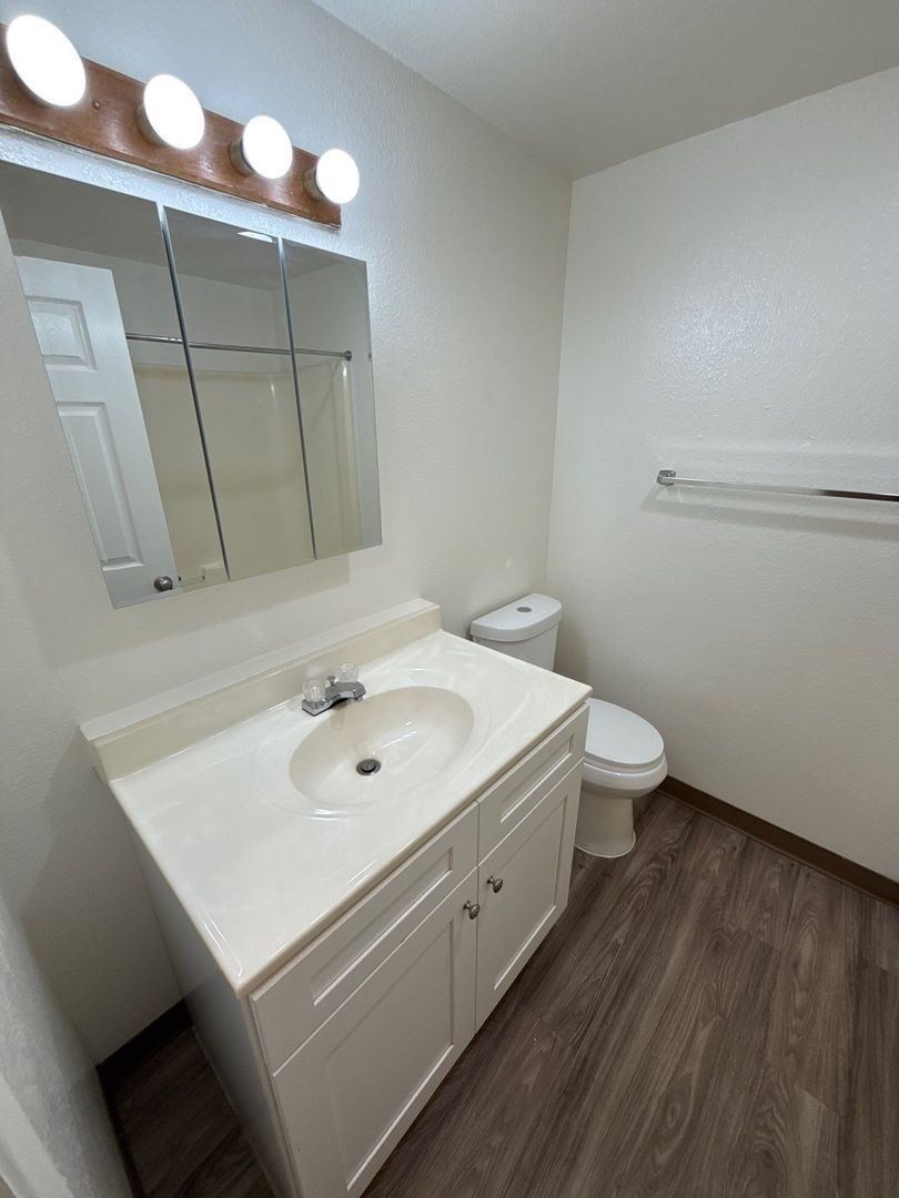 $1,025 First 3 Months, South Salem 1 Bed, 1 Bath 1st Floor Apartment, Pet's are Welcome, AVAILABLE NOW! property image
