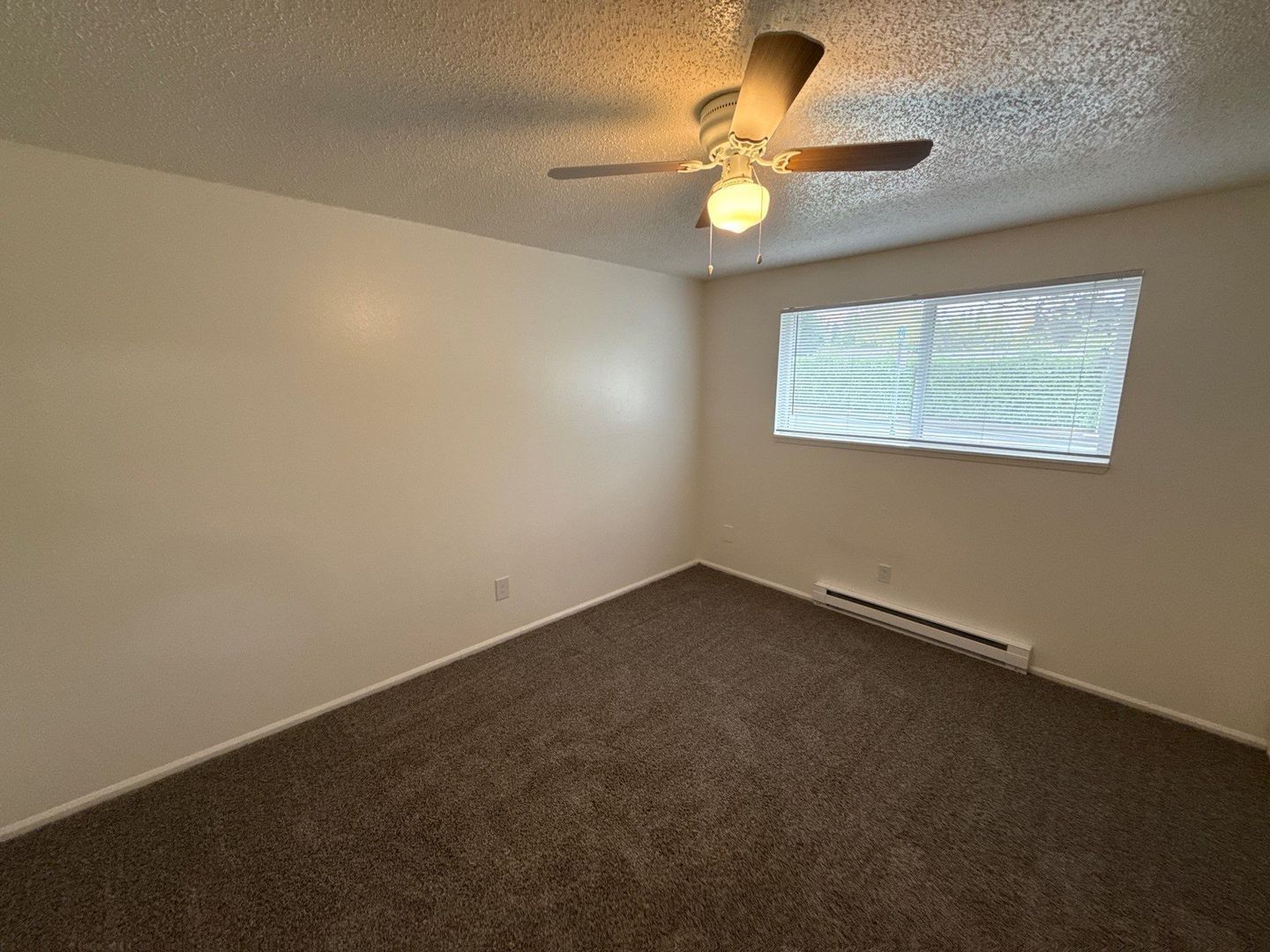 SE Salem 2 Bed 1 Bath 1 Story Complex, AVAILABLE NOW! property image