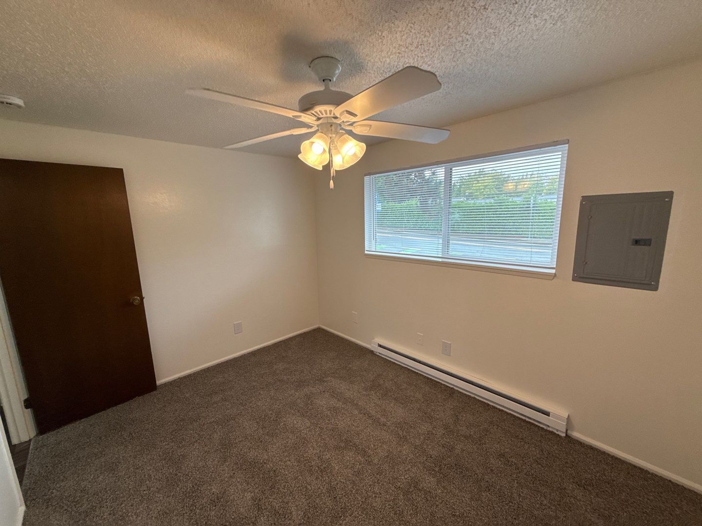 SE Salem 2 Bed 1 Bath 1 Story Complex, AVAILABLE NOW! property image