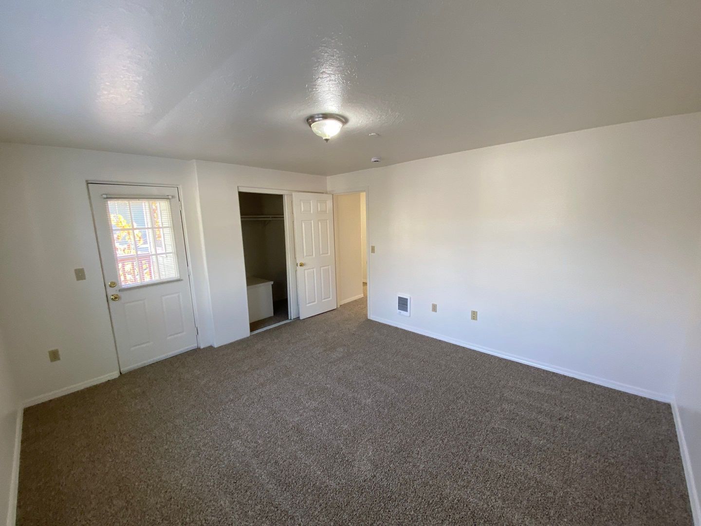 S Salem TownHouse 3 Bed, 1.5 Bath Apartment, W/D Hook-Ups, COMING SOON! property image