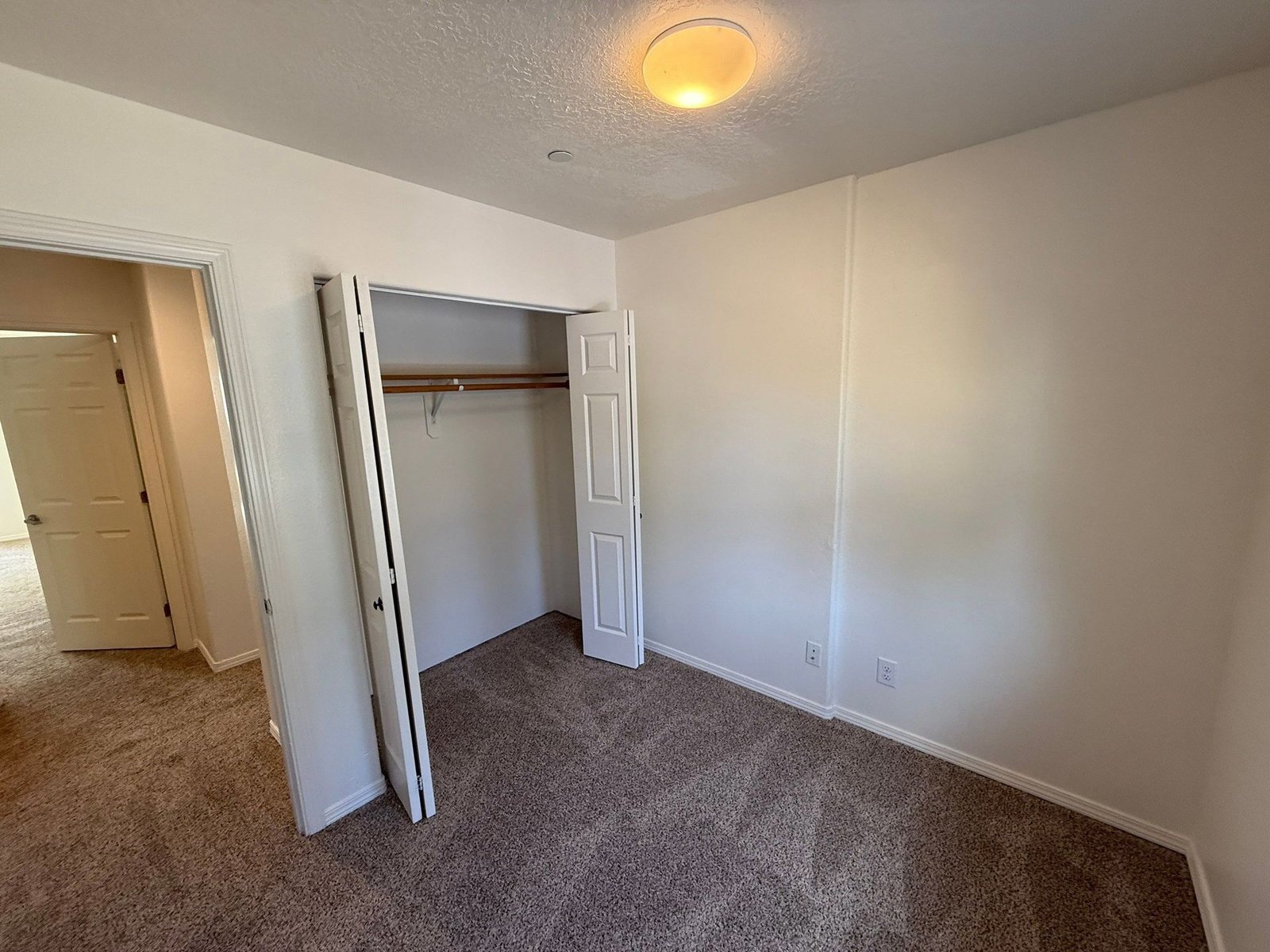 S Salem TownHouse 3 Bed, 1.5 Bath Apartment, W/D Hook-Ups, COMING SOON! property image