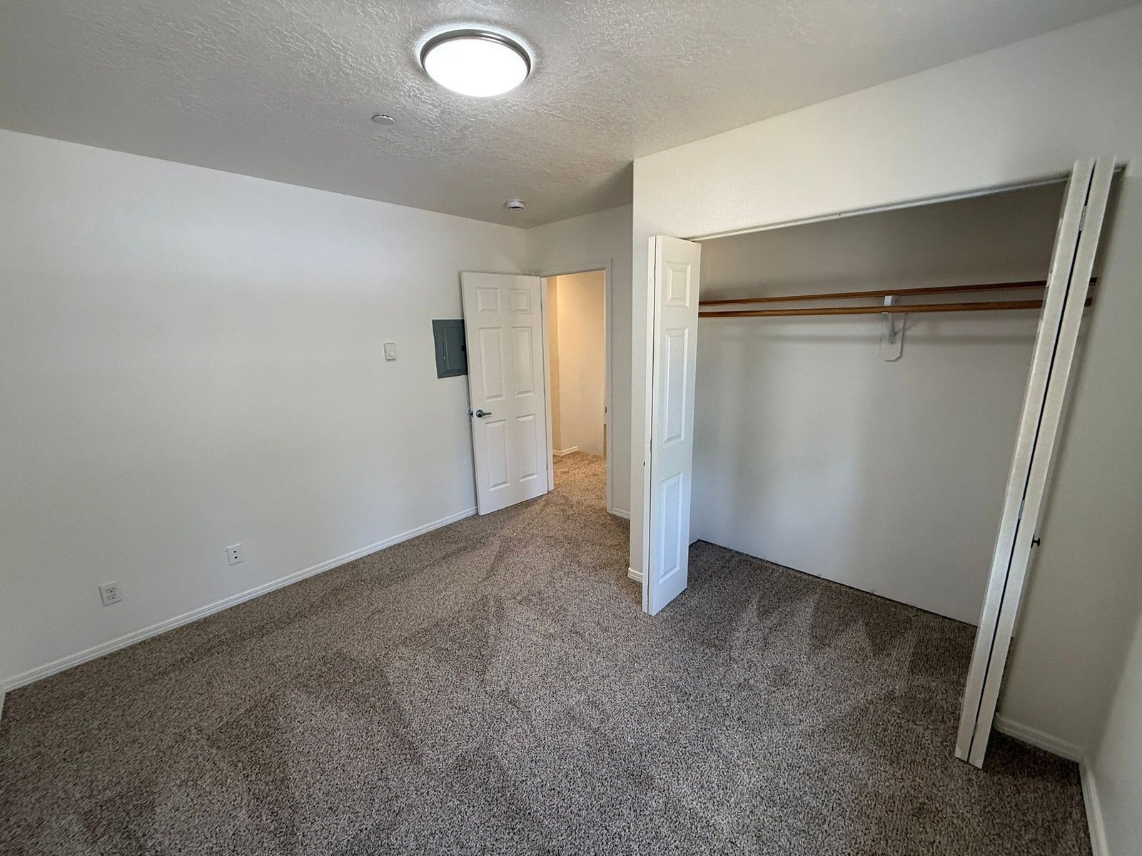 S Salem TownHouse 3 Bed, 1.5 Bath Apartment, W/D Hook-Ups, COMING SOON! property image