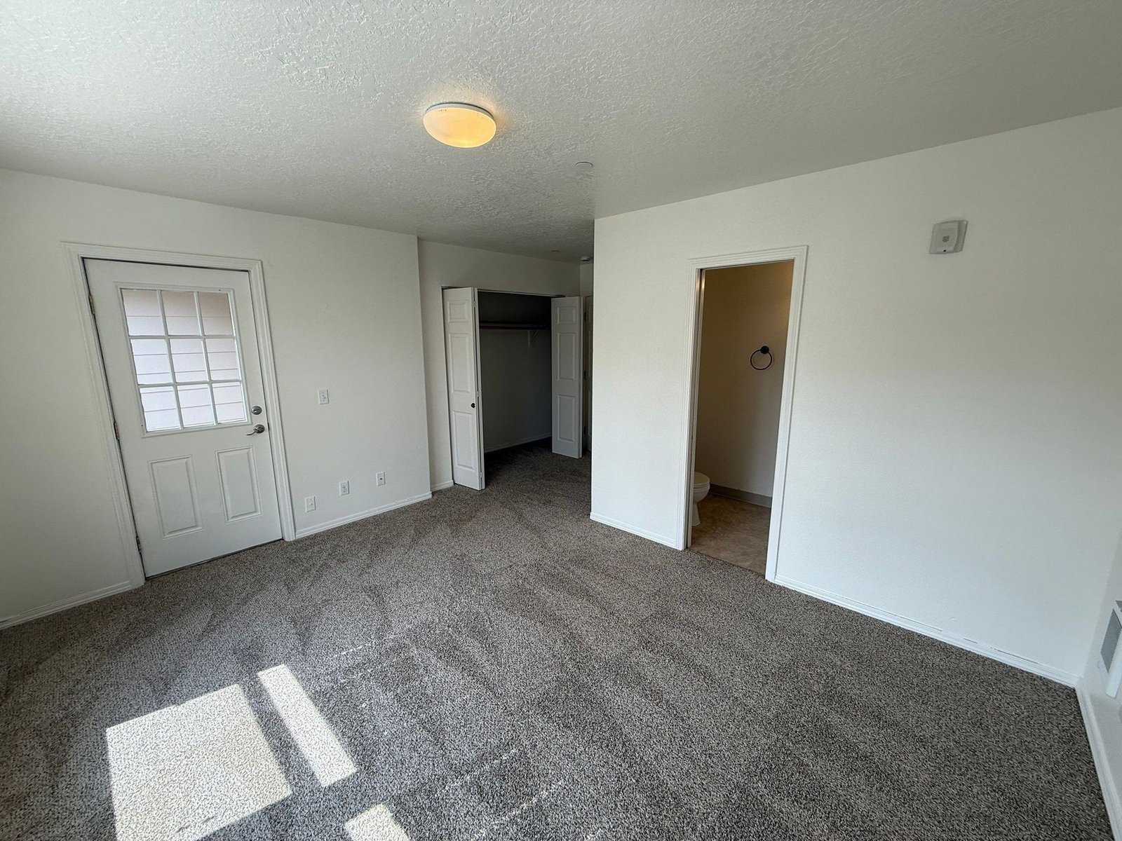 S Salem TownHouse 3 Bed, 1.5 Bath Apartment, W/D Hook-Ups, COMING SOON! property image