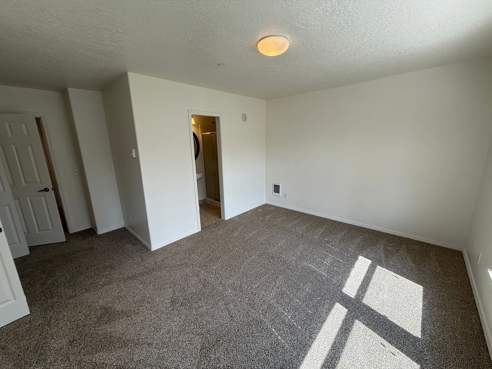 S Salem TownHouse 3 Bed, 1.5 Bath Apartment, W/D Hook-Ups, COMING SOON! property image