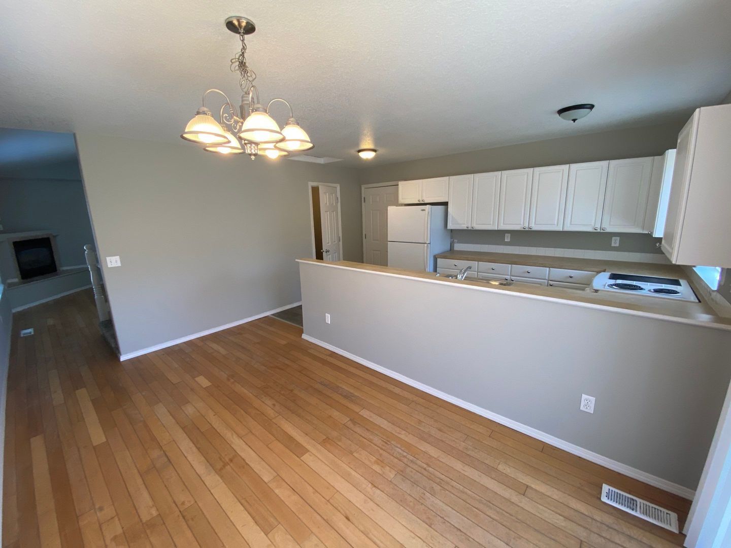 NE Salem 3 Bed 2.5 Bath, 2 Story Duplex, Fenced Yard, Garage, COMING SOON! property image