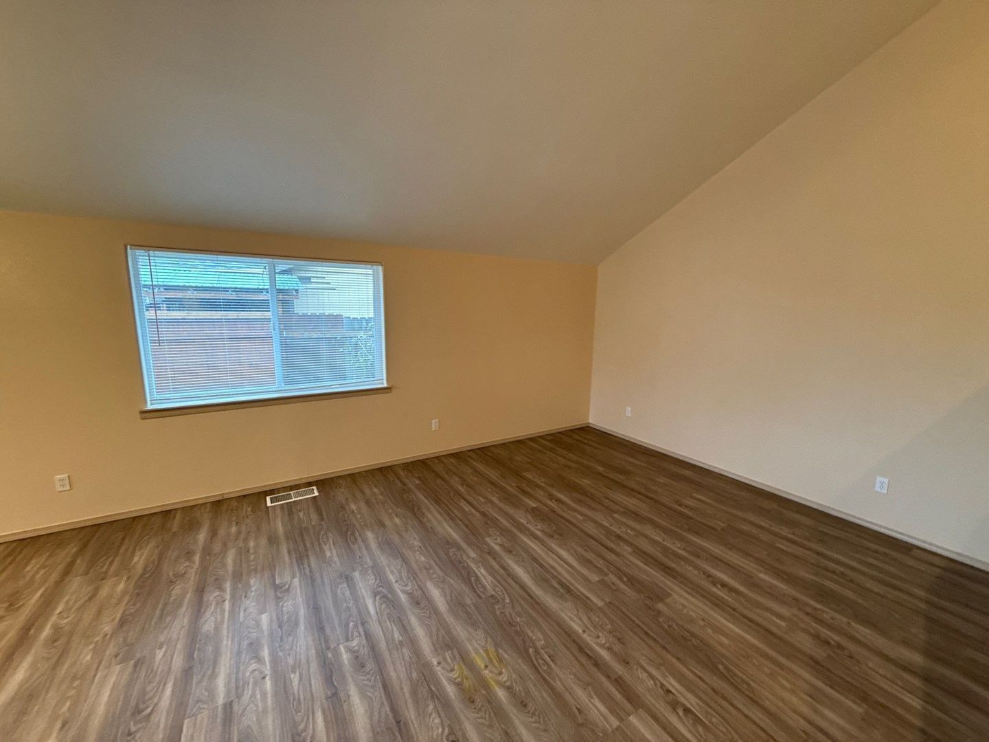 Keizer 3 Bed 2 Bath Duplex, 1 Car Garage, W/S Paid, COMING SOON! property image