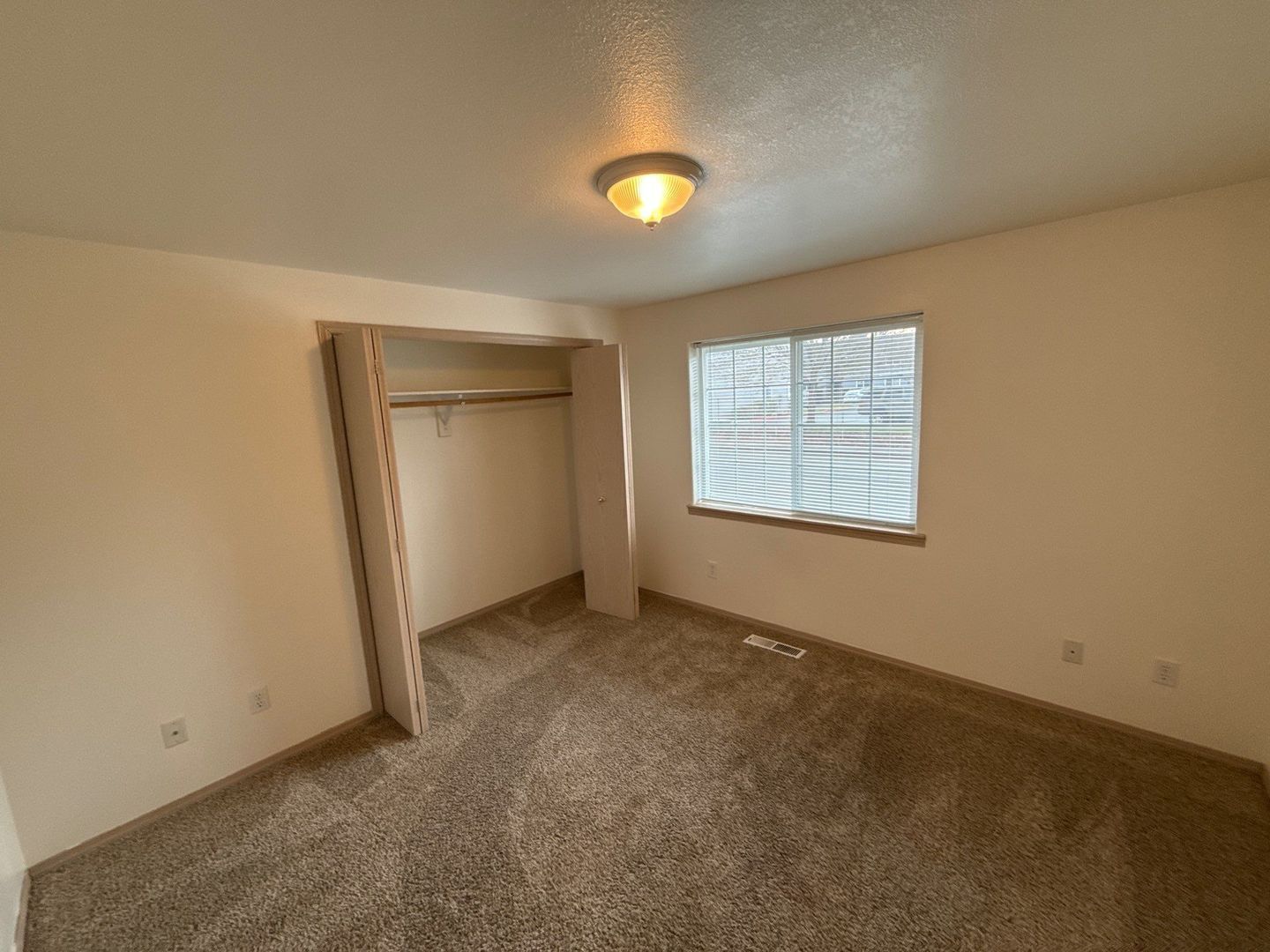 Keizer 3 Bed 2 Bath Duplex, 1 Car Garage, W/S Paid, COMING SOON! property image