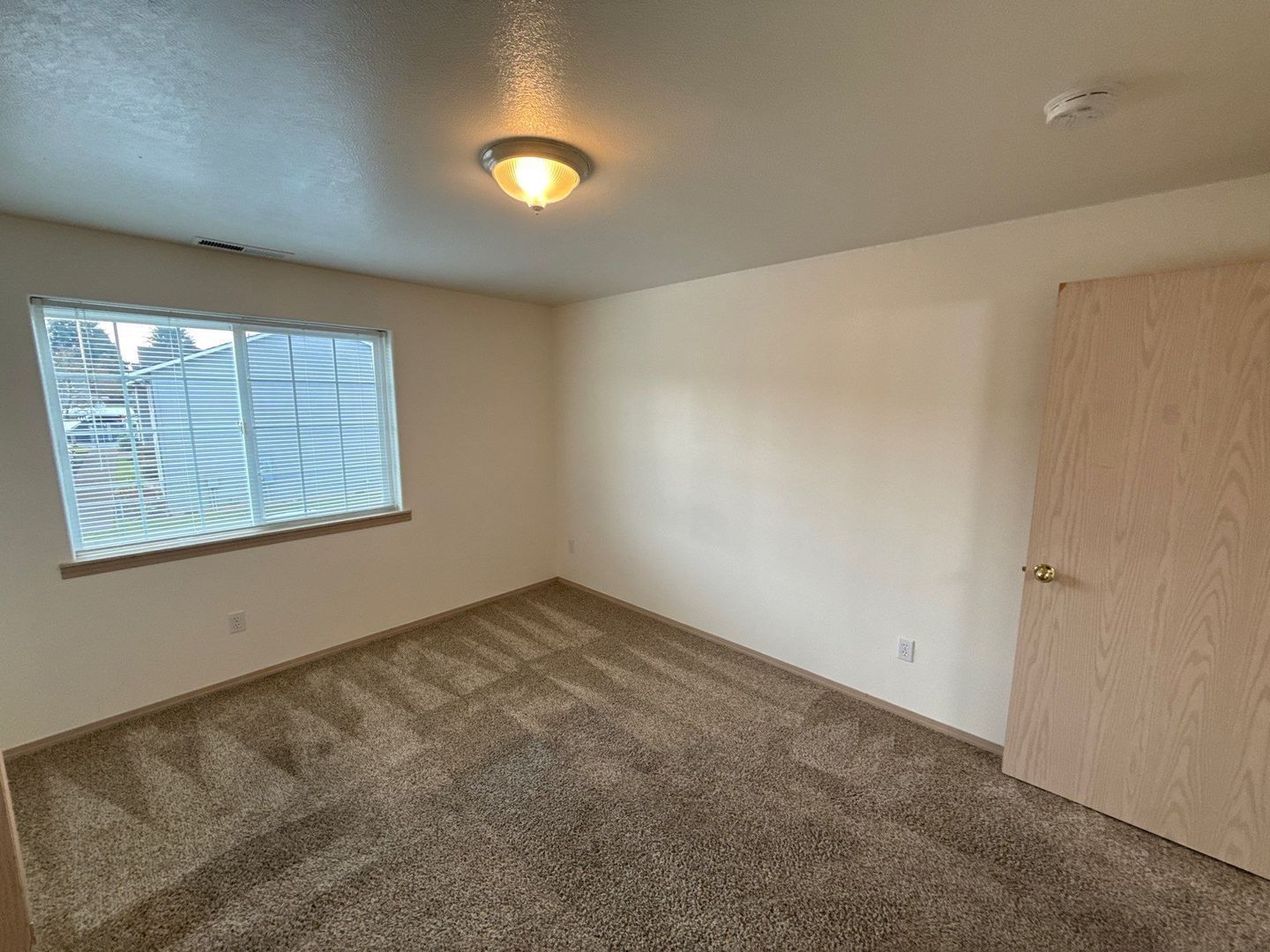 Keizer 3 Bed 2 Bath Duplex, 1 Car Garage, W/S Paid, COMING SOON! property image