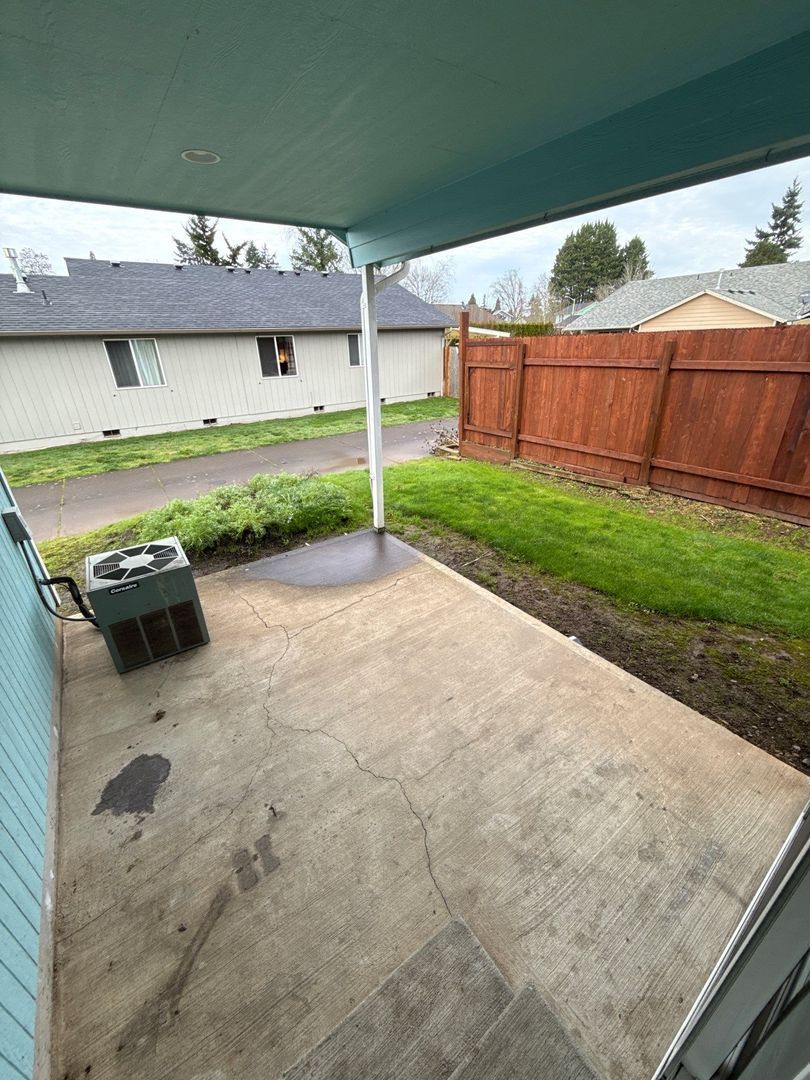 Keizer 3 Bed 2 Bath Duplex, 1 Car Garage, W/S Paid, COMING SOON! property image