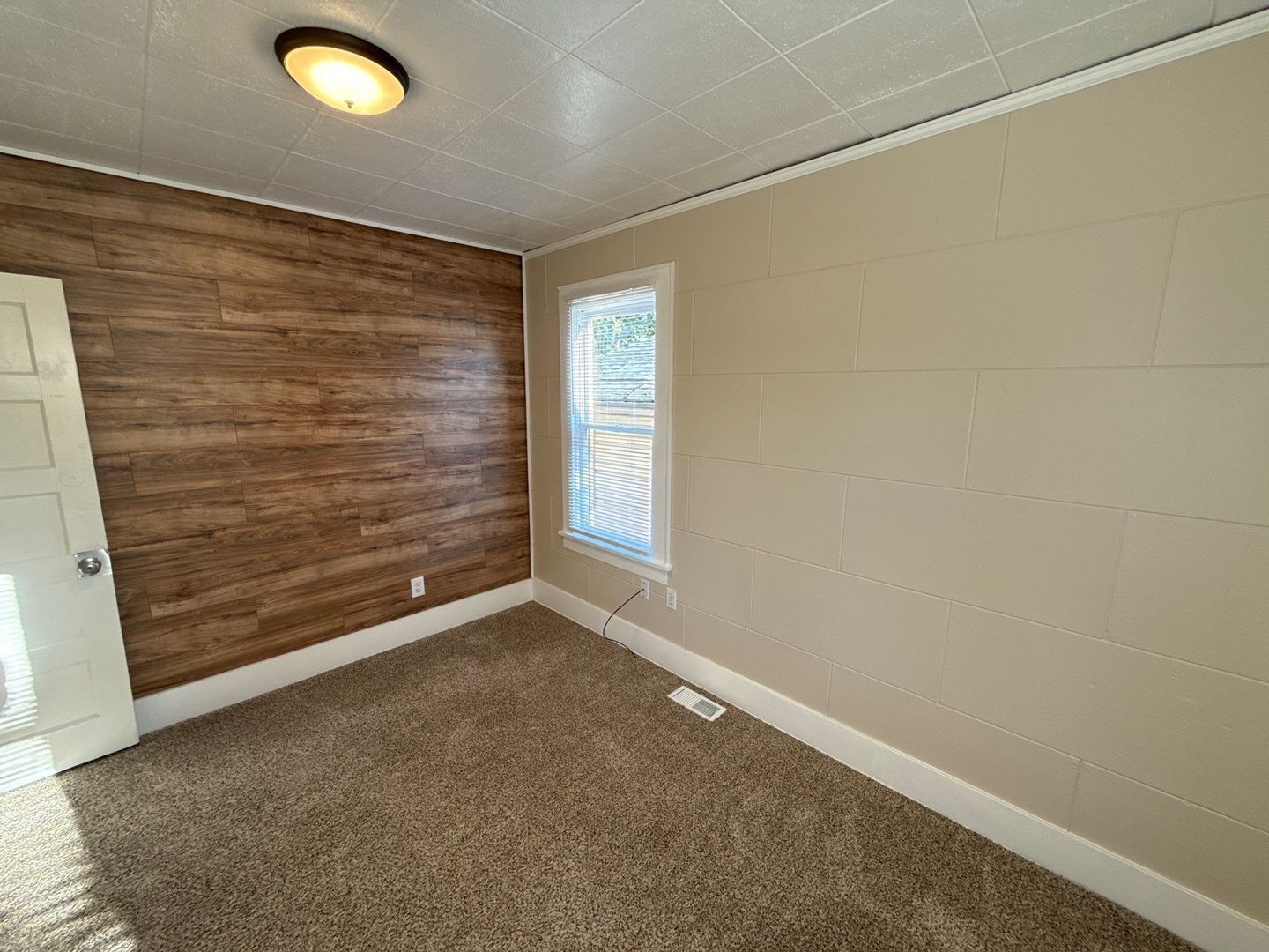 ROOMS FOR RENT!! SHARED COMMON AREAS, AVAILABLE NOW! property image