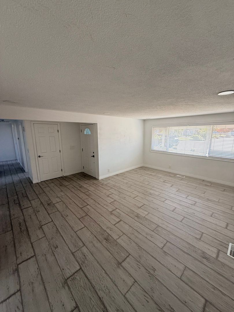 Eugene 3 Bed, 2 Bath, Single Family Home, AVAILABLE NOW! property image