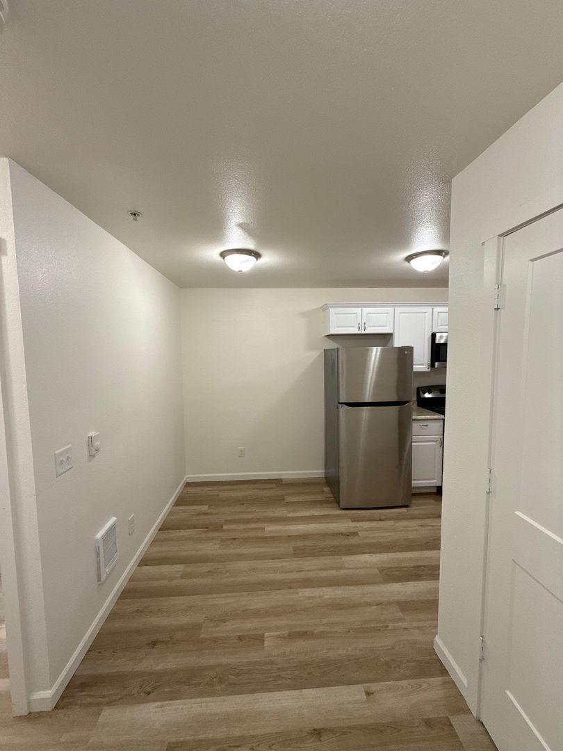 $1,595 First 3 Months, Mount Angel, 2 Bed, 1 Bath, 2nd Floor Apartment, Pet Friendly, AVAILABLE NOW! property image