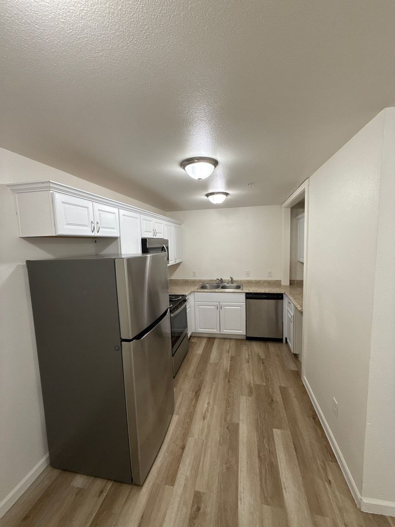 $1,595 First 3 Months, Mount Angel, 2 Bed, 1 Bath, 2nd Floor Apartment, Pet Friendly, AVAILABLE NOW! property image