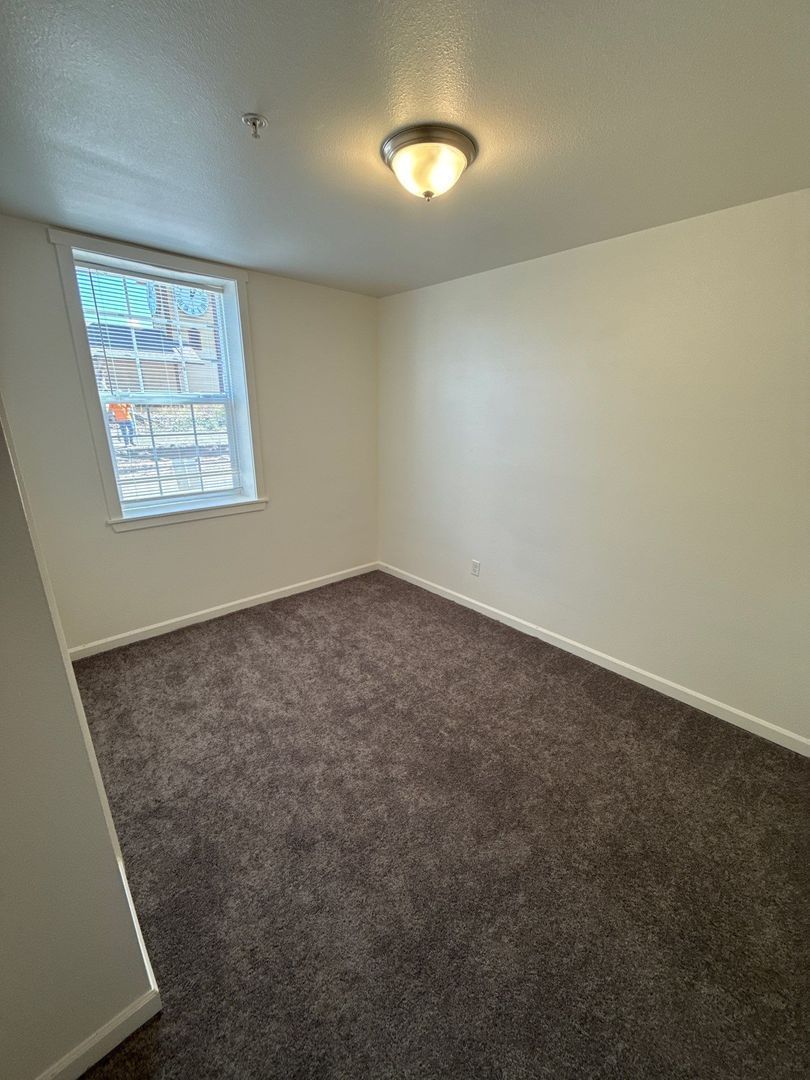 $1,595 First 3 Months, Mount Angel, 2 Bed, 1 Bath, 2nd Floor Apartment, Pet Friendly, AVAILABLE NOW! property image