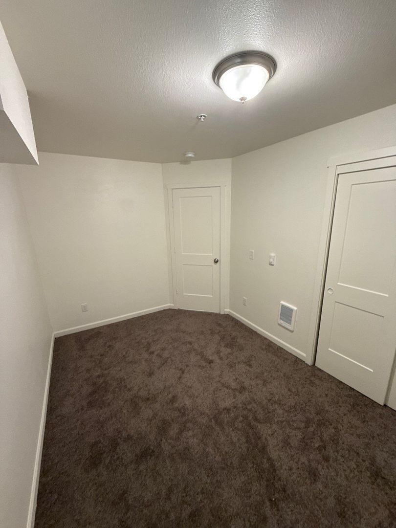 $1,595 First 3 Months, Mount Angel, 2 Bed, 1 Bath, 2nd Floor Apartment, Pet Friendly, AVAILABLE NOW! property image