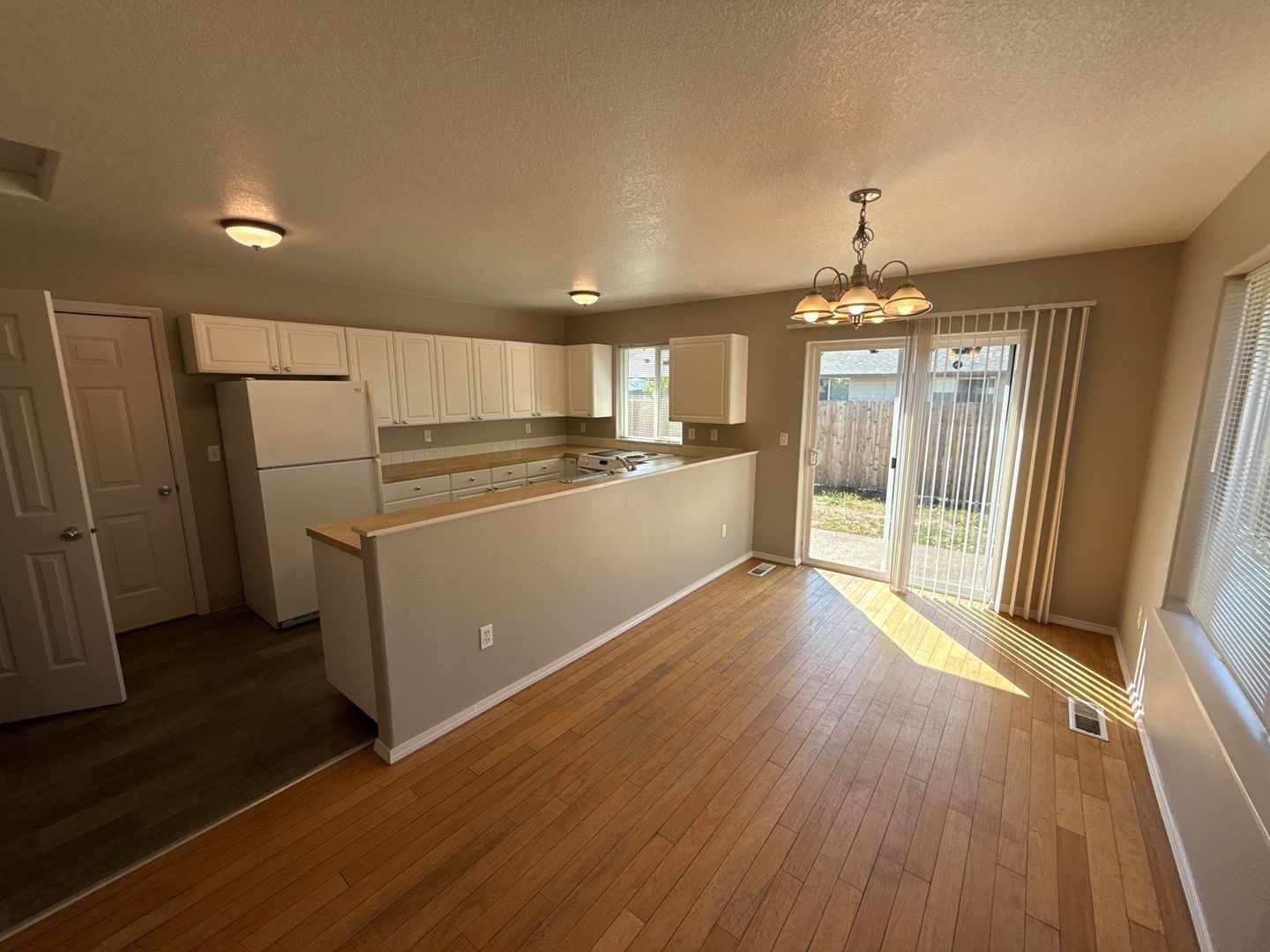 NE Salem 3 Bed 2.5 Bath, 2 Story Duplex, Fenced Yard, Garage, AVAILABLE NOW! property image