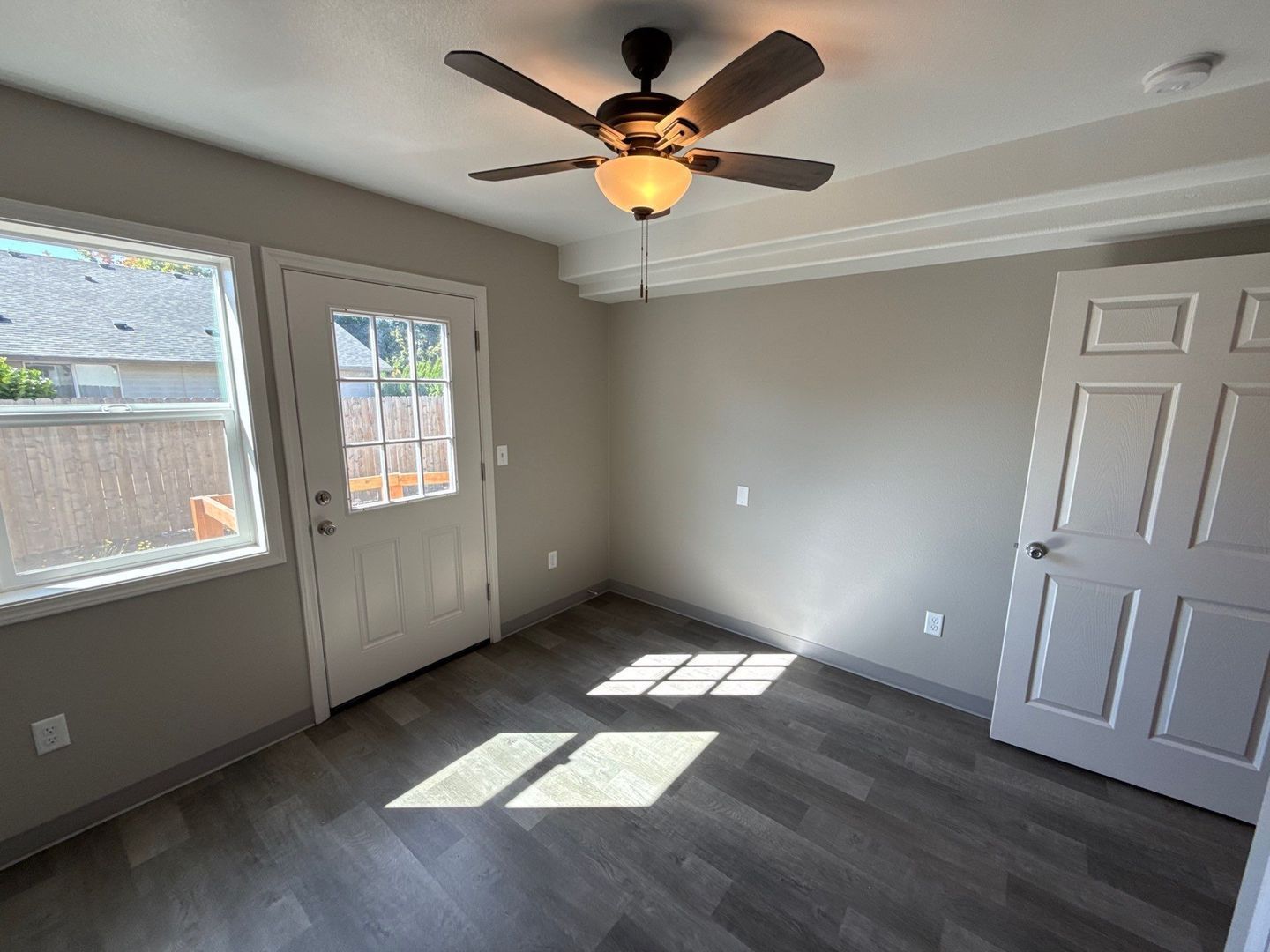 NE Salem 3 Bed 2.5 Bath, 2 Story Duplex, Fenced Yard, Garage, AVAILABLE NOW! property image
