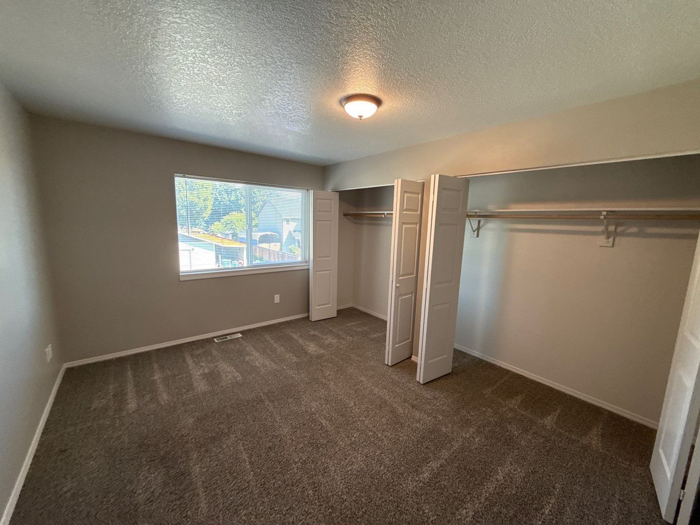 NE Salem 3 Bed 2.5 Bath, 2 Story Duplex, Fenced Yard, Garage, AVAILABLE NOW! property image