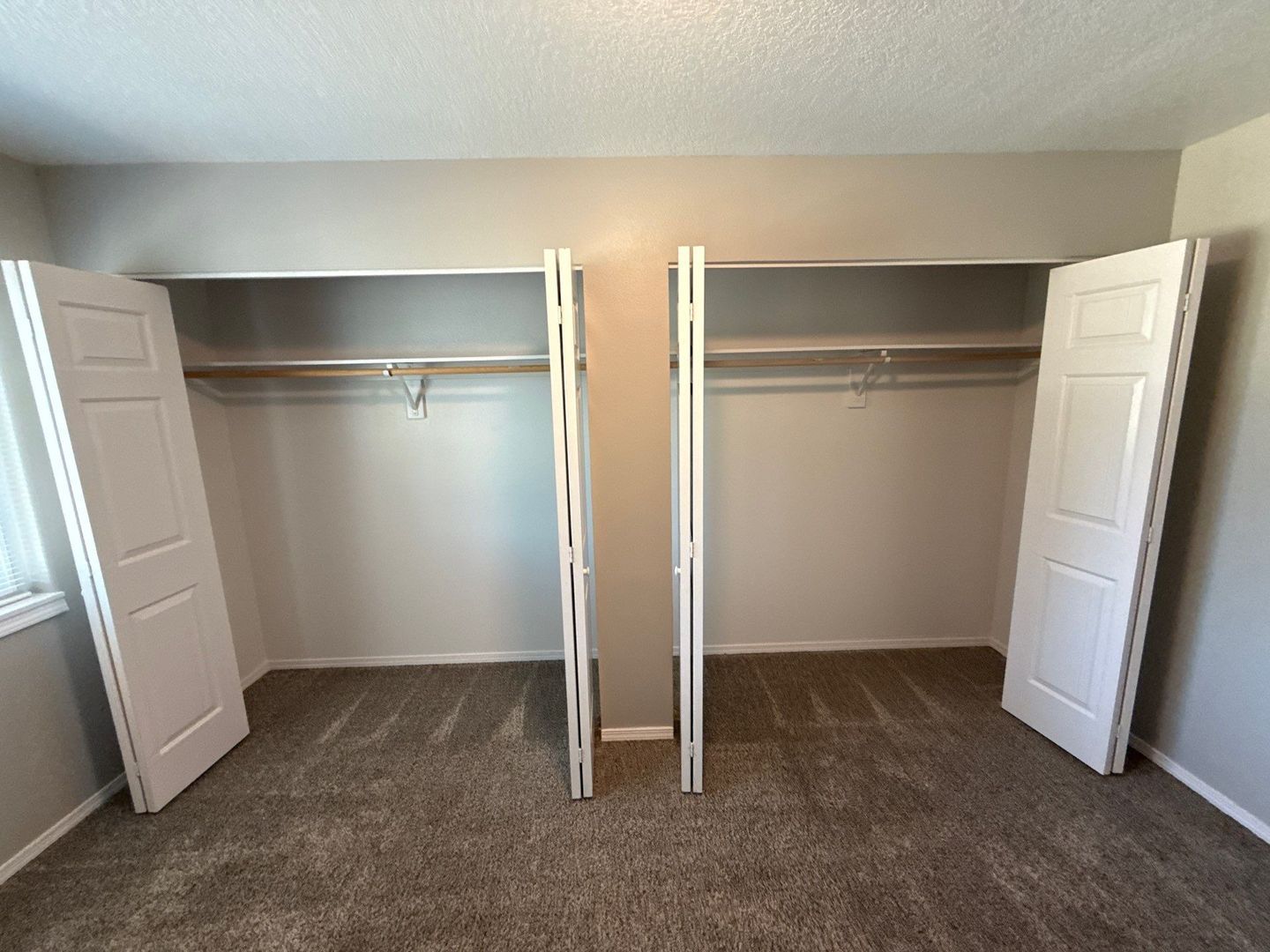 NE Salem 3 Bed 2.5 Bath, 2 Story Duplex, Fenced Yard, Garage, AVAILABLE NOW! property image