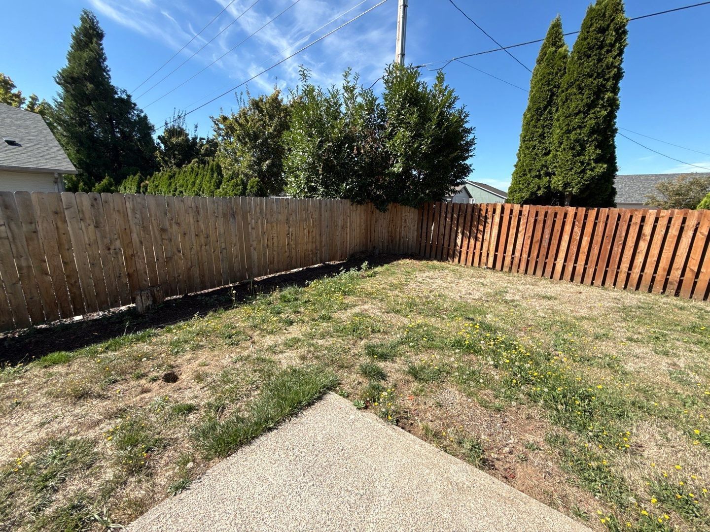 NE Salem 3 Bed 2.5 Bath, 2 Story Duplex, Fenced Yard, Garage, AVAILABLE NOW! property image