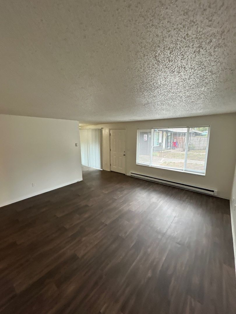 SE Salem 2 Bed 1 Bath 1 Story Complex, AVAILABLE NOW! property image