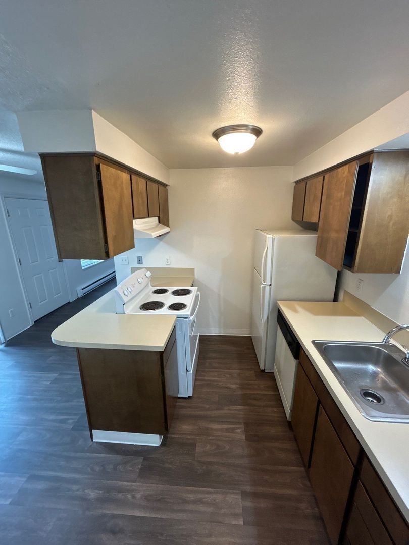 SE Salem 2 Bed 1 Bath 1 Story Complex, AVAILABLE NOW! property image