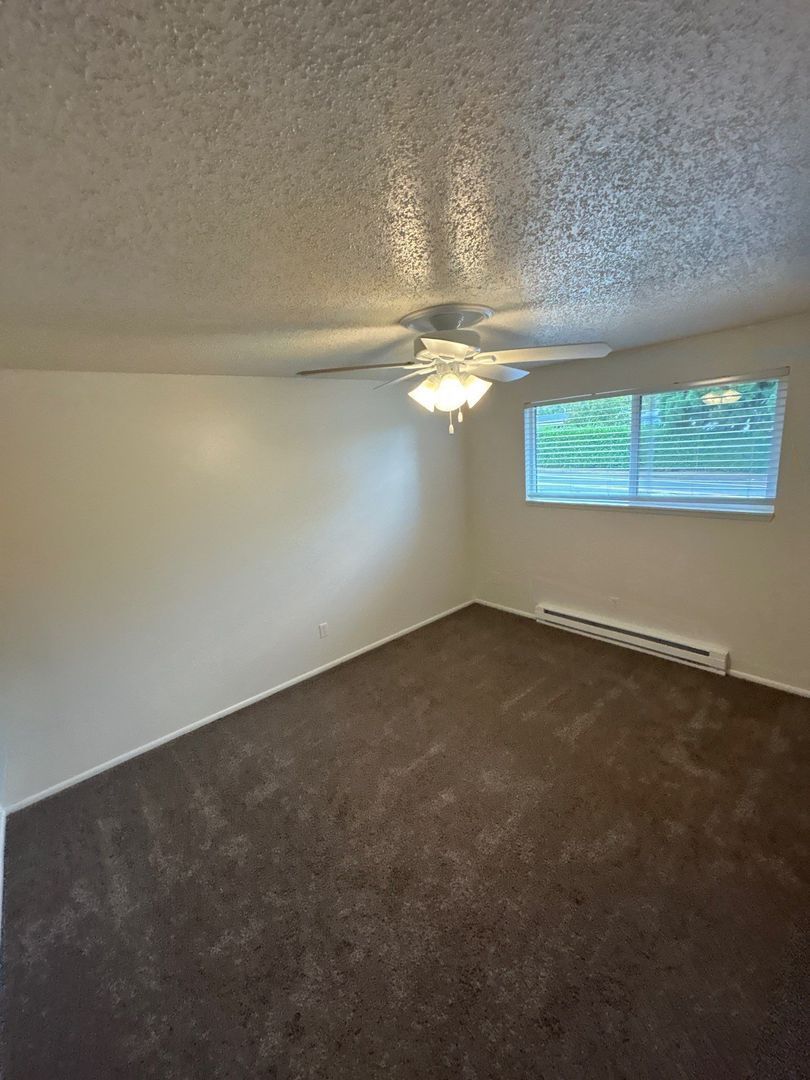 SE Salem 2 Bed 1 Bath 1 Story Complex, AVAILABLE NOW! property image