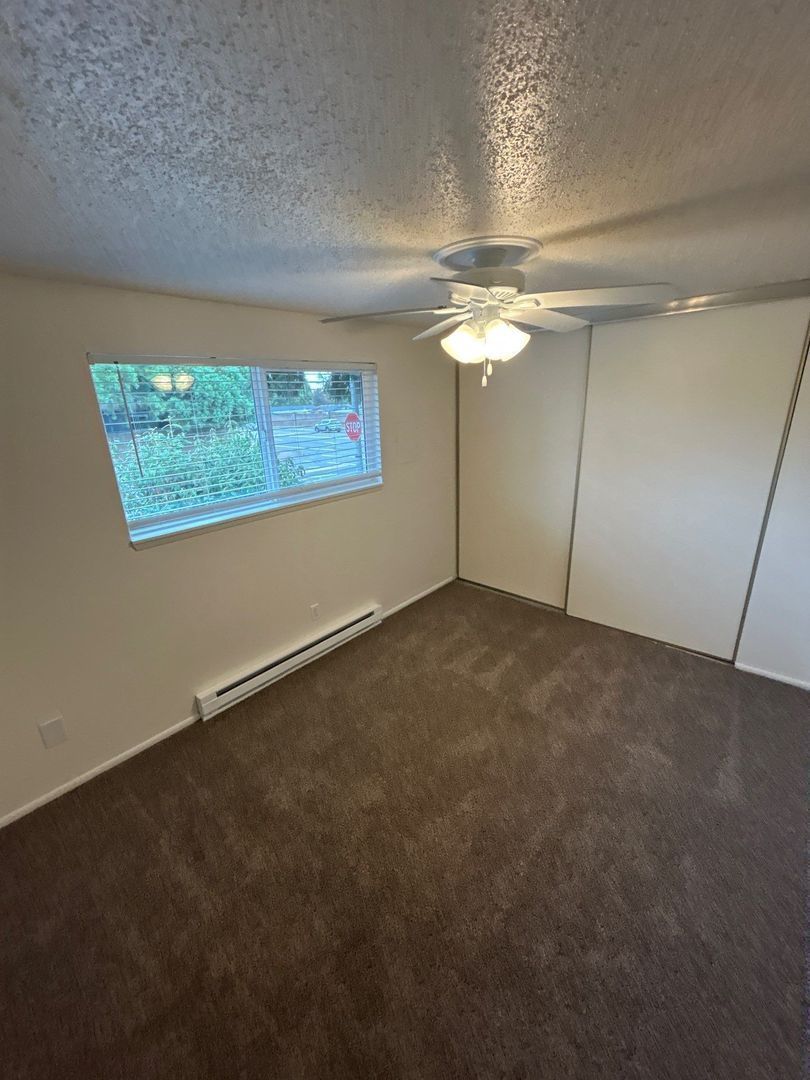 SE Salem 2 Bed 1 Bath 1 Story Complex, AVAILABLE NOW! property image