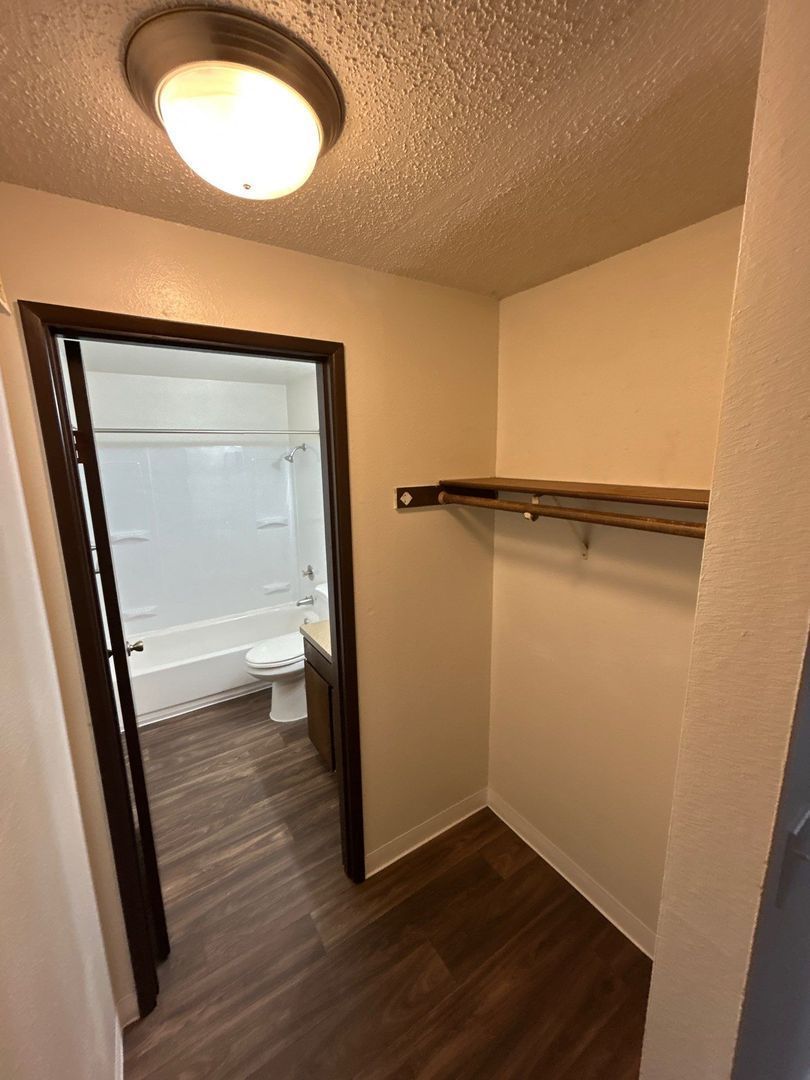 SE Salem 2 Bed 1 Bath 1 Story Complex, AVAILABLE NOW! property image