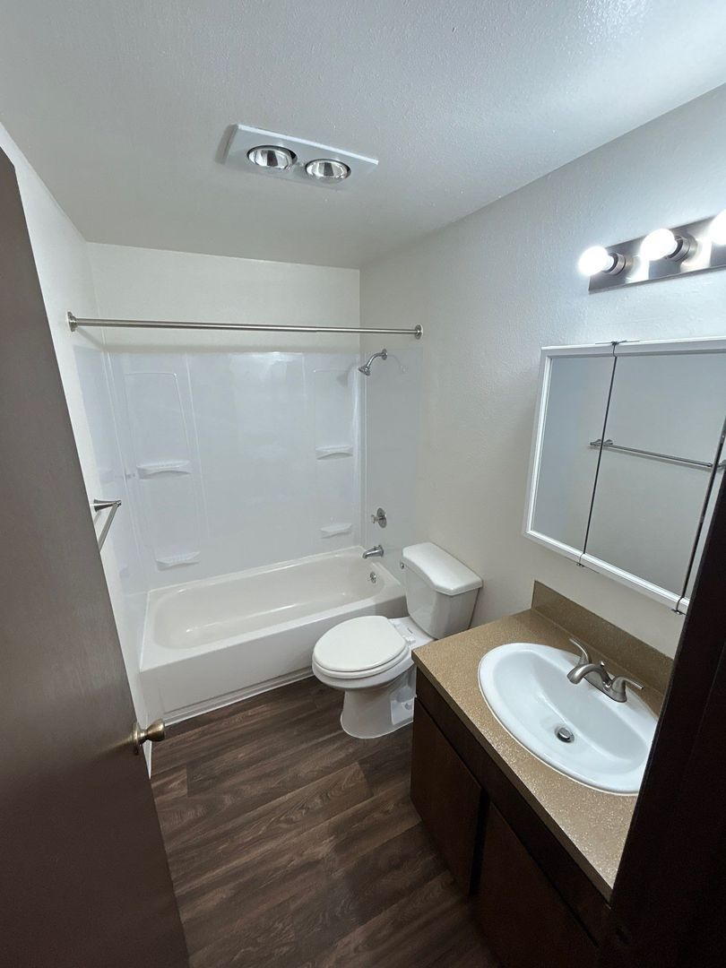 SE Salem 2 Bed 1 Bath 1 Story Complex, AVAILABLE NOW! property image