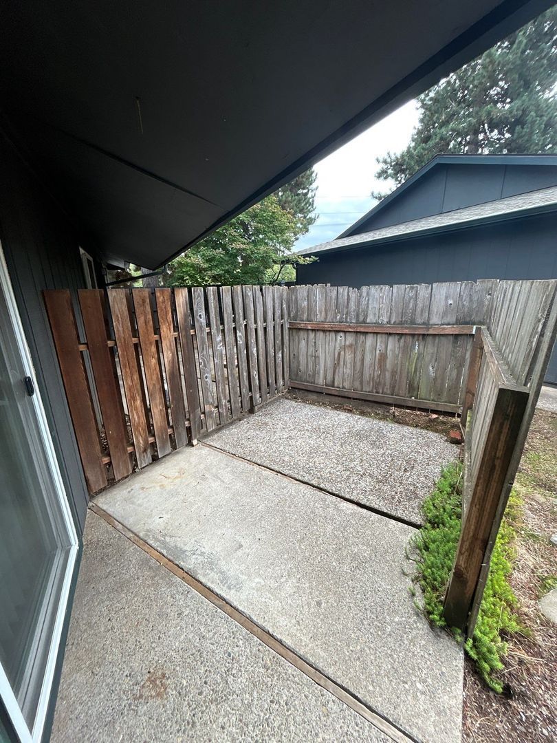 SE Salem 2 Bed 1 Bath 1 Story Complex, AVAILABLE NOW! property image