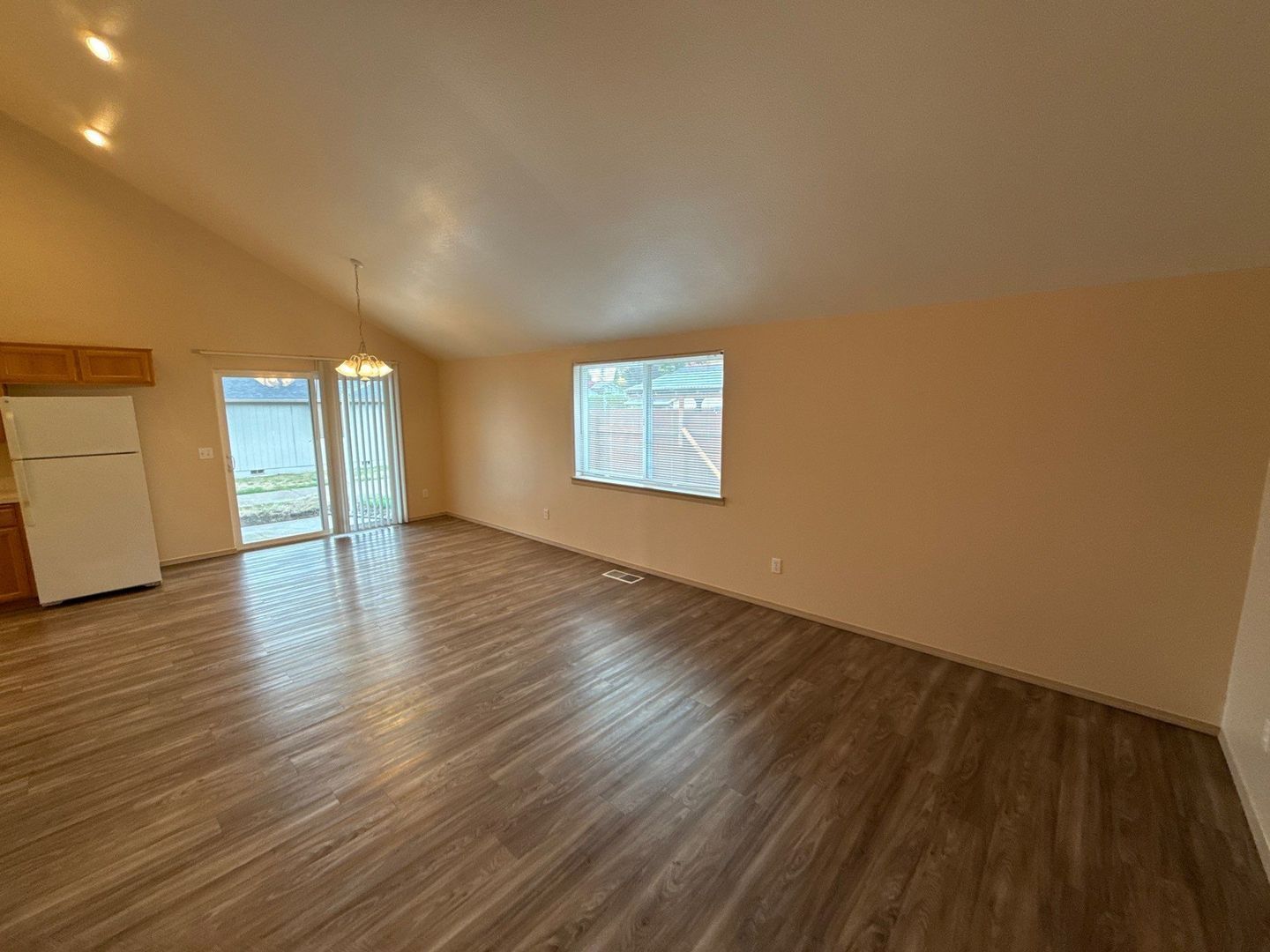 Keizer 3 Bed 2 Bath Duplex, 1 Car Garage, W/S Paid, AVAILABLE NOW! property image
