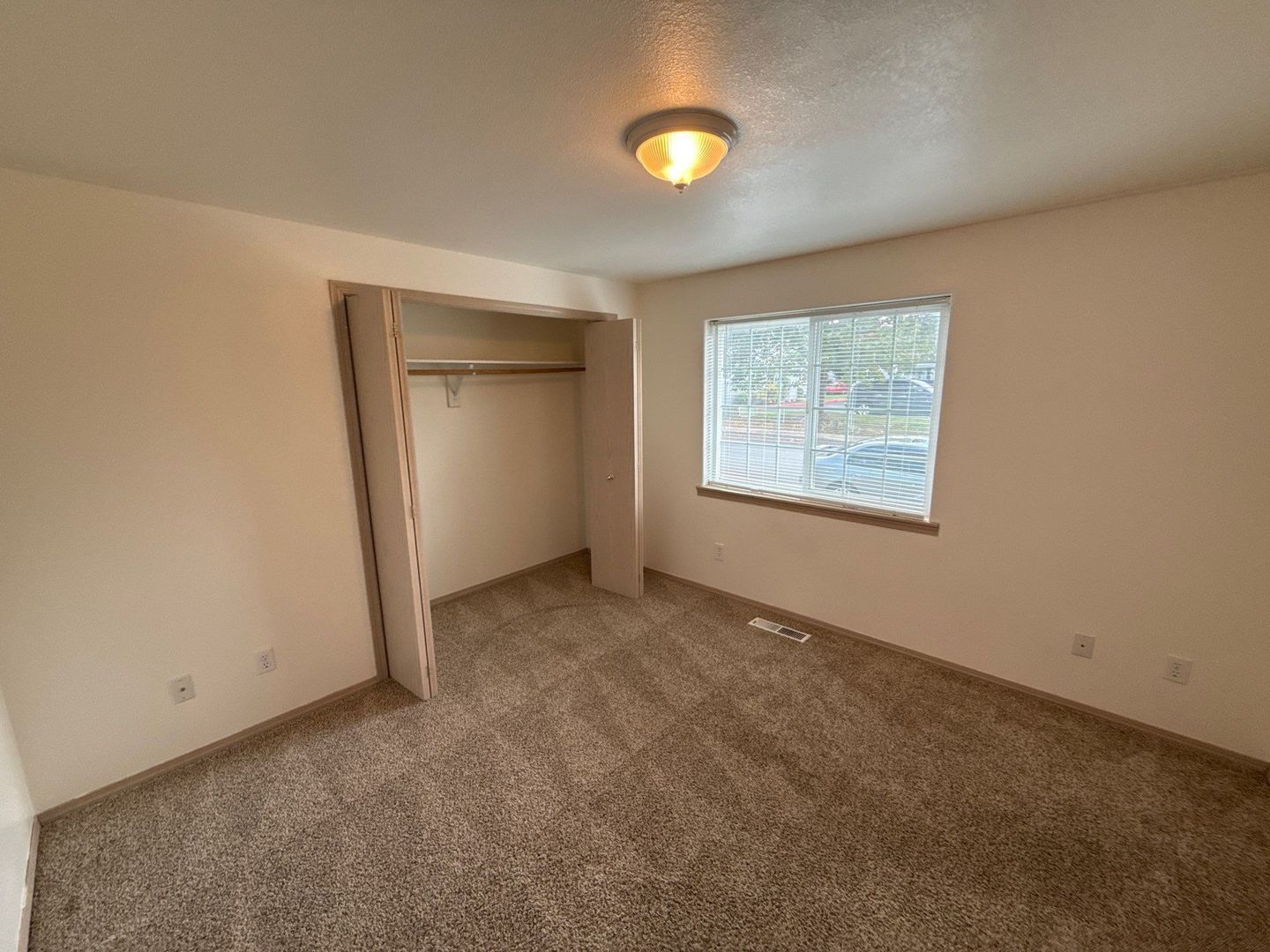 Keizer 3 Bed 2 Bath Duplex, 1 Car Garage, W/S Paid, AVAILABLE NOW! property image